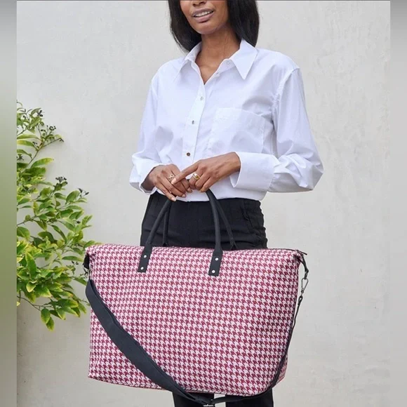 Lulu Dharma Houndstooth Weekender Bag Blue and White NWT in Bag Originally $129 - Picture 1 of 2